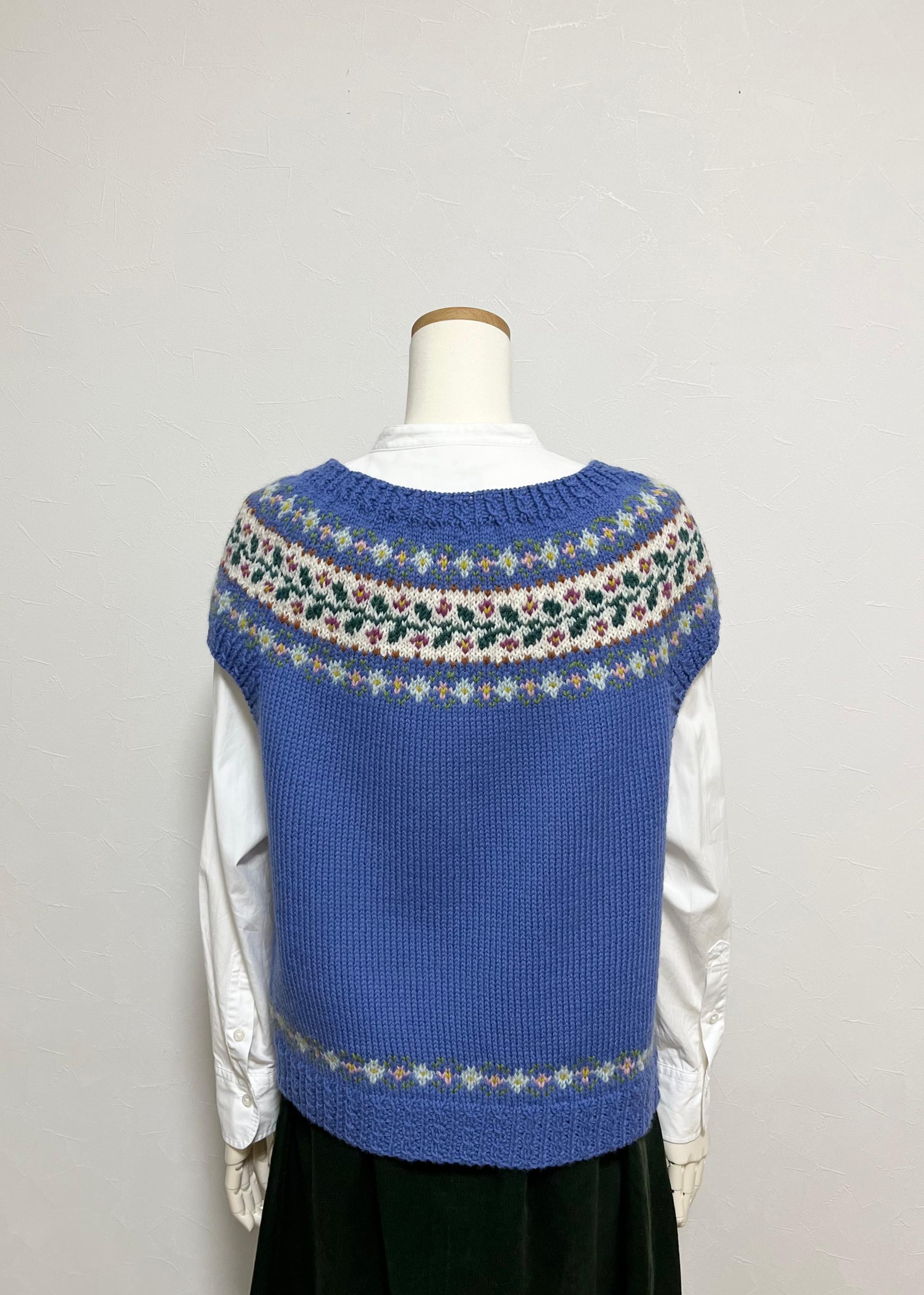 《送料無料》フラワー柄の丸ヨークベスト（ブルー） | 2枚目