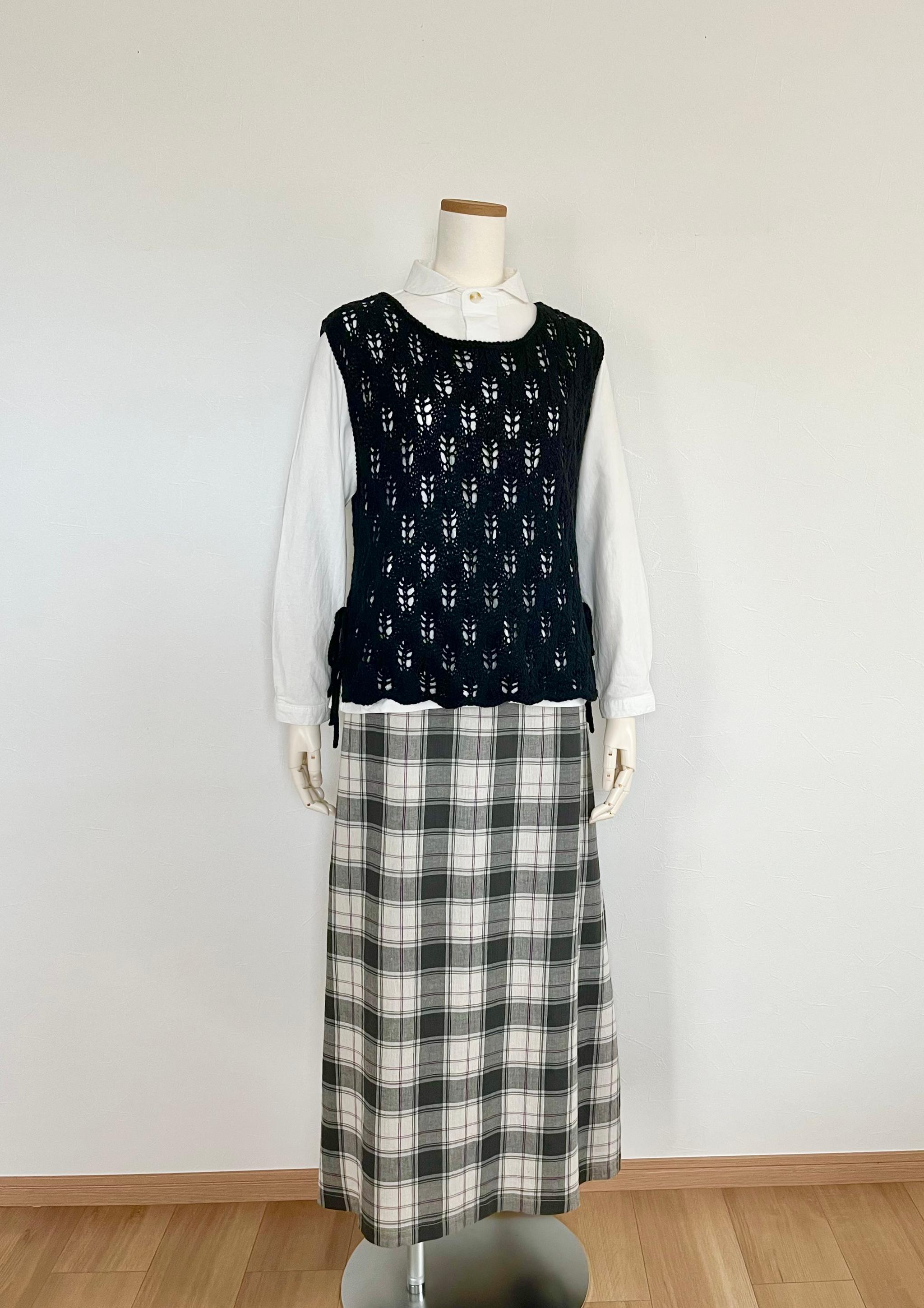 リボン付き透かし編みベスト（ブラック） | 4枚目