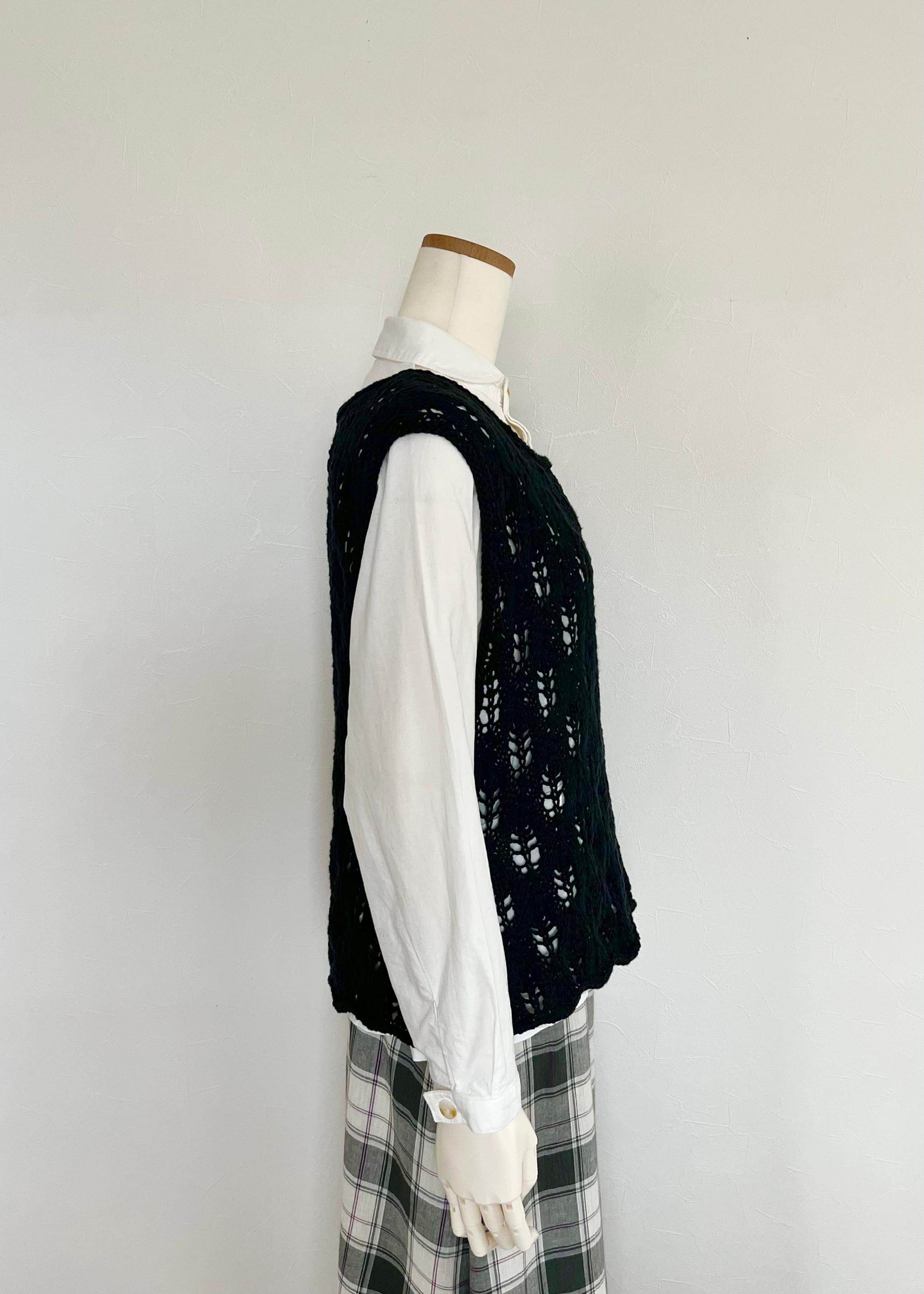 リボン付き透かし編みベスト（ブラック） | 3枚目