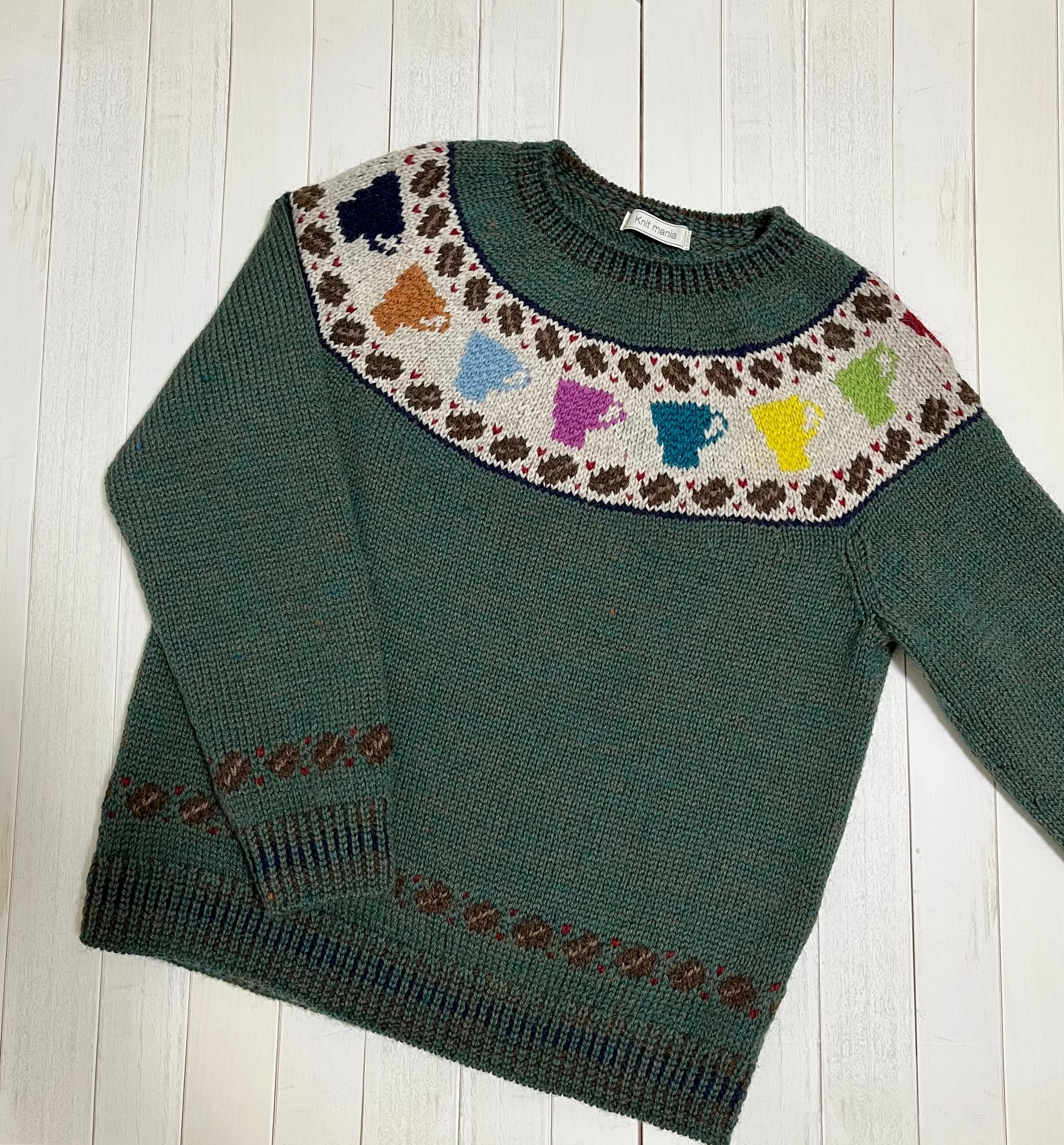 《送料無料》コーヒー豆とマグカップの丸ヨークセーター(レディースM)